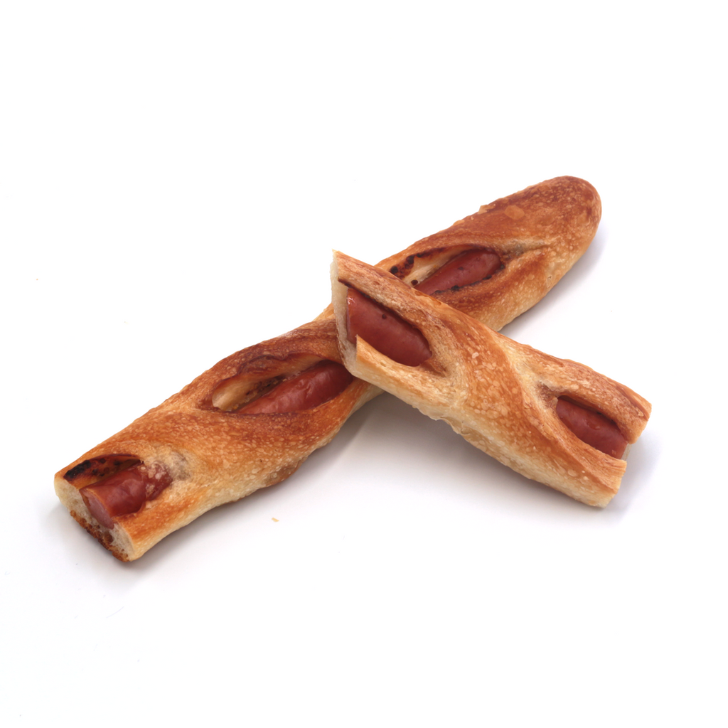 【パン工房クーロンヌ】ロングソーセージフランス(ハーフ) 60個｜オリジナルの業務用冷凍パンのOEMも承ります.